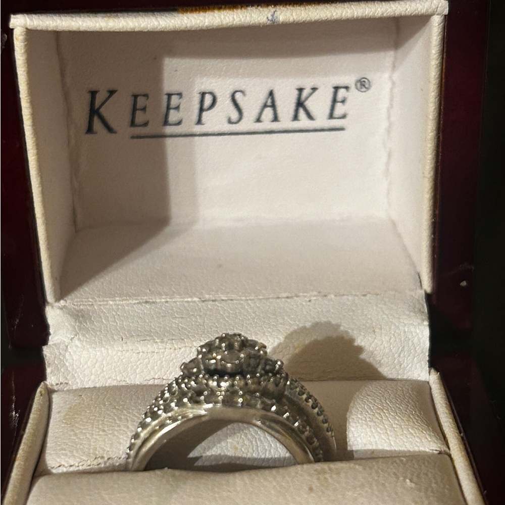 Wedding and Engagement rings. - Picture 5 of 8